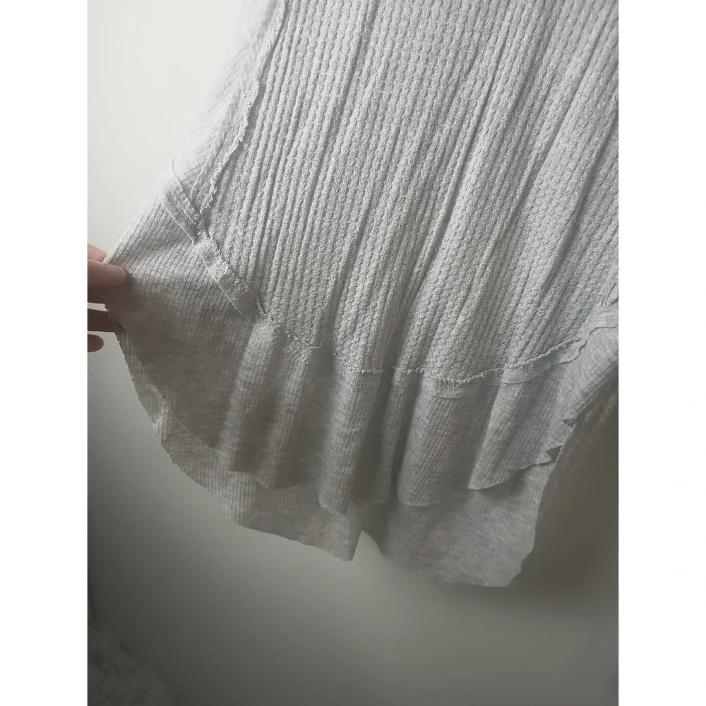 We The Free Free People Gray Thermal V-Neck High Low Waffle Knit Top XS